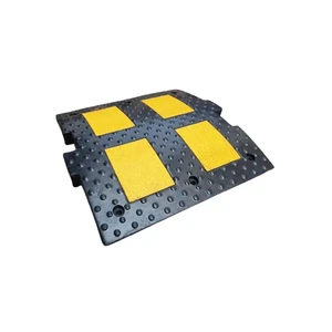 Traffic Road Speed Hump Flexible Rehabilitate Traffic Speed Reducer Breaker Driveway Speed Hump Rubber Curb Ramps