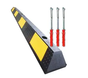 High Visibility 1830mm Wheel Stopper Reflectors Rubber Traffic Warning Product for Parking Lot High Visibility Traffic Safety