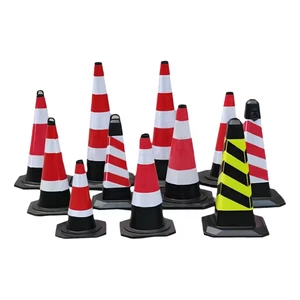 Plastic Engineer Grade Reflective Movable Guardrail Traffic Control Warning Cones-Roadblocks Barriers with Light
