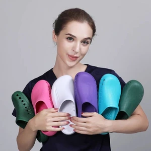 Medical Operating Room Slippers Hospital Work Shoes Low Cut Safety Hole Design Unisex Anti-Slip Autumn EVA Laboratory