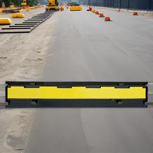 Heavy Duty 10-20 Ton Load Capacity Yellow And Black PVC Cover Speed Ramps 1 Channel Cable Protector Speed Bumps