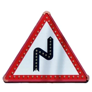 Solar LED Winding Road Traffic Sign Board Red/Yellow Diamond Grade EGP Reflective Sheet Aluminium Triangle Pattern Signs