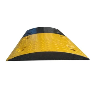 High Visibility 12KG Yellow+Black Native Rubber Speed Bump 500*430*50mm Road Flexible Speed Reducer Rehabilitate Breaker for