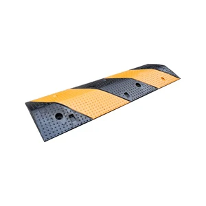 Wear-resistant Sturdy 1000*300*50mm Weight 6.8kg Rubber Speed Bumps