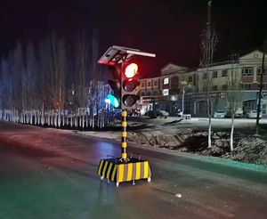 Wireless Temporary Moveable Traffic Signal Light Mobile Led 200mm Solar Powered Traffic Light