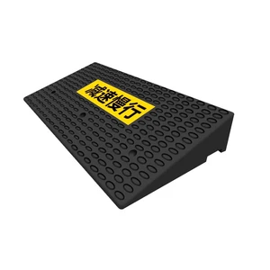 Rubber Plastic Blend Plastic Speed Bumps Heavy Duty for Parking Lots Traffic Calming