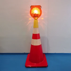 Long Range Solar Powered Traffic Cone Red LED Flasher Light IP65 Waterproof Road Safety Product