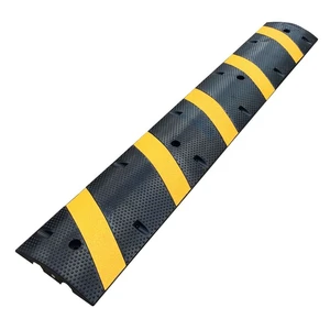 Heavy Duty Wear Proof Rubber Speed Bump Designed for All Types of Parking Lot Safety
