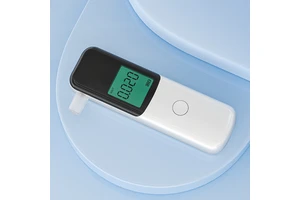 Breathalyzer Alcohol Tester Luxury Design With 3AAA Battery One-Button Operation Semiconductor For Car & Gift