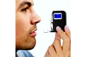 Keychain Backtrack Breathalyzer/Breath Alcohol Tester with Quick Results