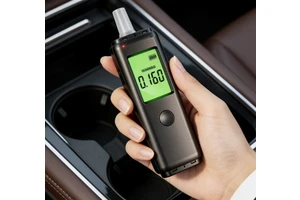 Best Selling Original Factory Portable Breathalyzer Rechargeable Alcohol Tester FCC ISO Certified For Daily Use