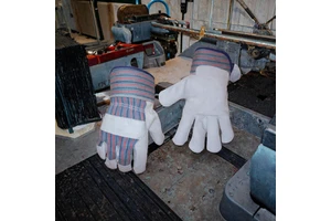 Wholesale Manufacturing Welder's Hand Protective Cow Split Leather Gloves Short Heat Insulation Wear Resistant Welding Gloves