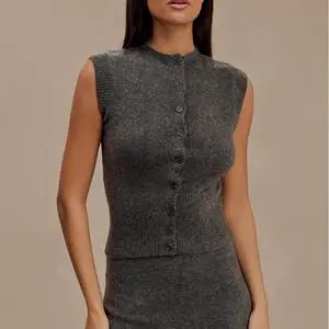 OEM Manufacturer Custom Sleeveless Knit Vest Ladies Luxury O-Neck Grey Cardigan Cropped Sweater Vest For Women