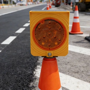 Outdoor Solar Conical LED Flashing Beacon Light Waterproof Traffic Safety Warning Strobe Lamp