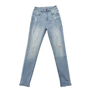 Modern Fit Womens Denim Jeans Suitable For Travel Wear And Casual Styling