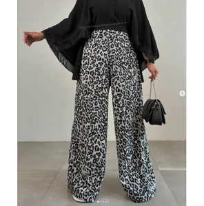 Ladies Elastic Waist Trousers Oem Custom Pattern Viscose Polyester Loose Wide Leg Pants Women Plus Size Leopard Women's Pants