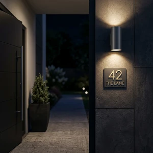 Automatic Warm White LED Solar Security Lights for Garden Wall IP54 Waterproofing Aluminum Die-Cast Li-ion Battery 2-Year
