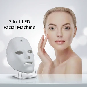 Trending TikTok 7 Colors LED Light Therapy Machine Influencer Favorite Handheld Photon Device For Radiant Glow Tool