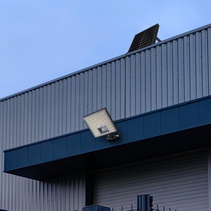 High-Powered 1500LM Solar Floodlights Energy-Efficient, Waterproof, and Ideal for Outdoor Lighting in All Weather Conditions
