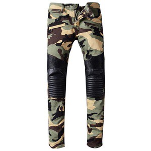 Men's Camouflage PU Leather Patchwork Spliced Biker Jeans for Moto Casual Fashion Pleated Denim Pants Long Trousers