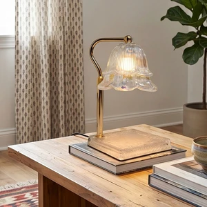 Vintage Flower Glass Table Lamp Simple Light Luxury Bedside Lamp Indoor Lighting Decorative Desk Lamp for Living Bedroom Home