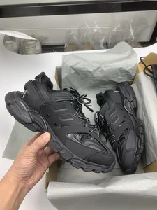 Track 3.0 Running Shoes: Luxury Designer Retro Walking Style Fashionable Casual Shoes, Original LED Series Running Shoes