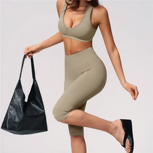 Wholesale Women Fitness Wear Breathable Plus Size Yoga Bra Sports Capri Pants Set Seamless Leggings Yoga Suit 2-Piece Set