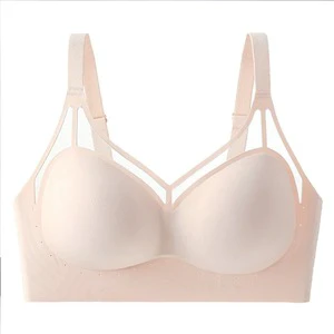 Women Seamless Sports Bra With Crisscross Straps Breathable Medium Support Yoga Bra Solid Color Beige