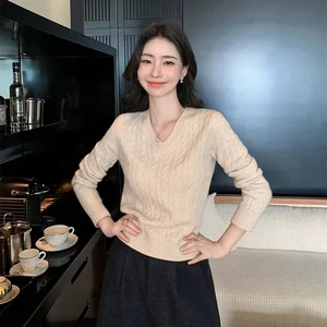 Women's Spring Versatile Anti-Wrinkle Vintage Casual Soft Flat Knitted Top with Fashionable Korean Style