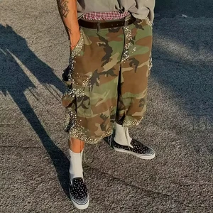 Men's Vintage Denim Camo Cargo Shorts Summer Baggy Oversized Distressed Utility Pocket Raw Hem Streetwear Pearl Embroidery Jorts