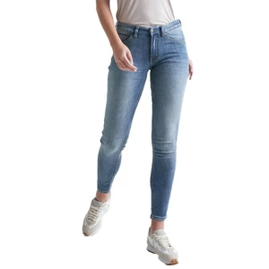 Denim Jeans Styled For Women Who Value Versatility From Office Casual To Night Outfits Thanks To Neutral Tones