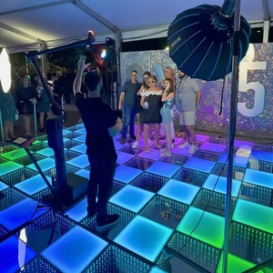 Shockproof IP67 Led Dance Floor Magnetic Portable Outdoor Wedding Popping Wireless Rechargeable Sound-Activated DMX512 Control