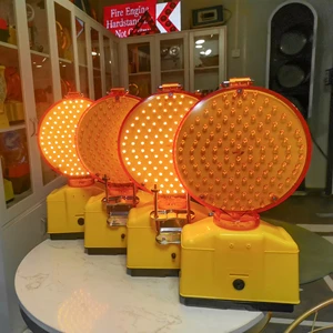 Waterproof Traffic Barricade Baby's Breath LED Warning Lamp with Amber Red Blue Lights and Strobe Flashing Function