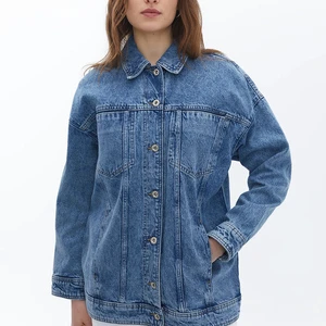 Women's Casual Denim Jacket 100% Cotton Solid Pattern Button Logo Decoration Washed Technique Denim Jacket