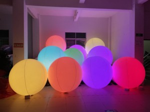 Floating Pool Lights Inflatable Waterproof Solar Glow Globe Outdoor Pool Ball Lamp Four Color Changing LED Night Light