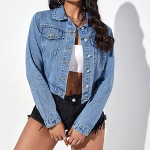 Wholesale Women's Light Blue Washed Cropped Denim Jacket Casual Short Jean Coat with Long Sleeve Fashion Spring Summer Outerwear