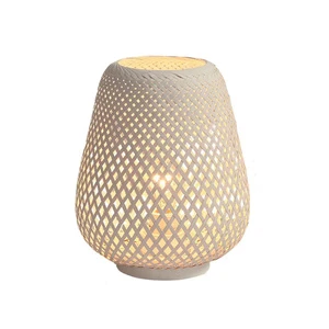 Bamboo Lampshade Bedside Table Lamp Chinoaserie Style Wooden Base Table Lamp Handmade Decorative Night Light for Wedding Party