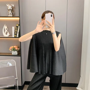 Miyake High Quality Women's Sleeveless Pleated Crew Neck Camis Breathable Eco-Friendly 100% Polyester Summer Loose Fit Plus Size