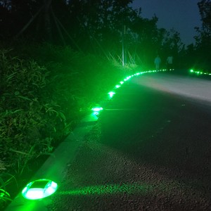 Plastic IP68 Waterproof Cat Eye Marker Round Flashing Light Solar Road Stud