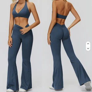 Pilates Set Halter Bra Scrunch Butt Flare Pant V-cut Back Stretchy Soft Jogging Wear 2 Pieces Sporty Set Gym Fitness Yoga Sets