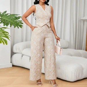 Custom Two Piece Stylish Elegant Outfit Suit Set for Women Raised Floral Casual Wear Ladies