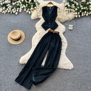 A Retro Denim Suit for Women's Summer Sleeveless Waistcoat and High-waisted Trousers, a Slimming Two-piece Set