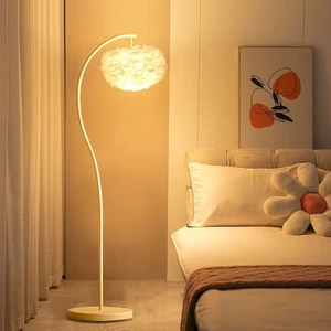 Novel Design Feather Floor Light Art Deco Living Room Bedroom Corridor Hotel Office Bar Artistic Floor Lamp with Feathers