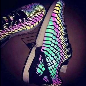 Custom High Light Air Mesh Glow in the Dark Rainbow Fashionable Reflective Running Sport Shoes for Night Safety