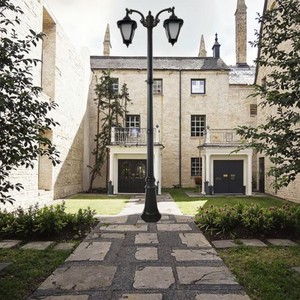 Simple Nordic Outdoor Waterproof LED Metal Garden Light IP65 Modern Decoration Landscape Lighting 2-Year Warranty Wholesale