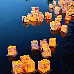 15 /25cm Square Wishing Praying Floating River Paper Candle Light Floating Lanterns River Floating Water Lantern for Parties