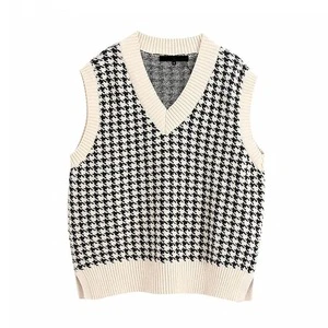 IWH029 Women's Vintage Plaid Cardigan Large Size V-Neck Vest Fashion Plus Size Jacquard Knit Relaxed Fit Sleeveless