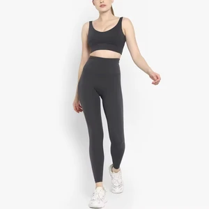 Design Your Own Women Yoga Set-Lightweight Breathable 2-Piece Gym Wear with Elastic Waist and Front Logo Option