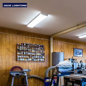 Indoor LED Linear Light 130LM/W Wide Housing Surface Mounted with PC Cover for Warehouse Lighting