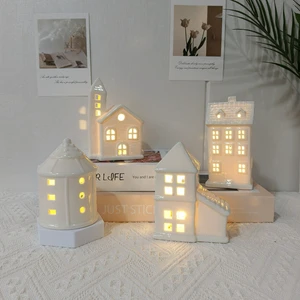 Custom Nordic Ceramic LED House Light, White Cottage Lantern for Christmas & Home Decoration